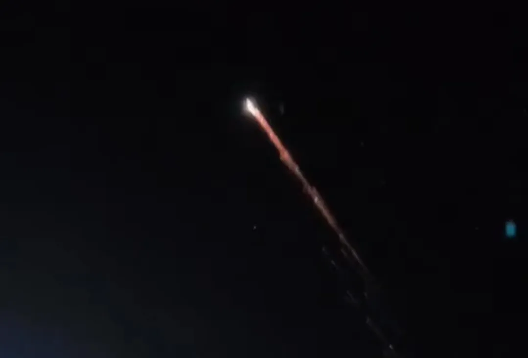 Bukan Meteor Atau Rudal, Inilah Yang Terbakar di Langit Lampung