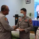 Kapolda Sulbar Beri Tali Asih untuk Anggota Sakit Menahun di Polresta Mamuju