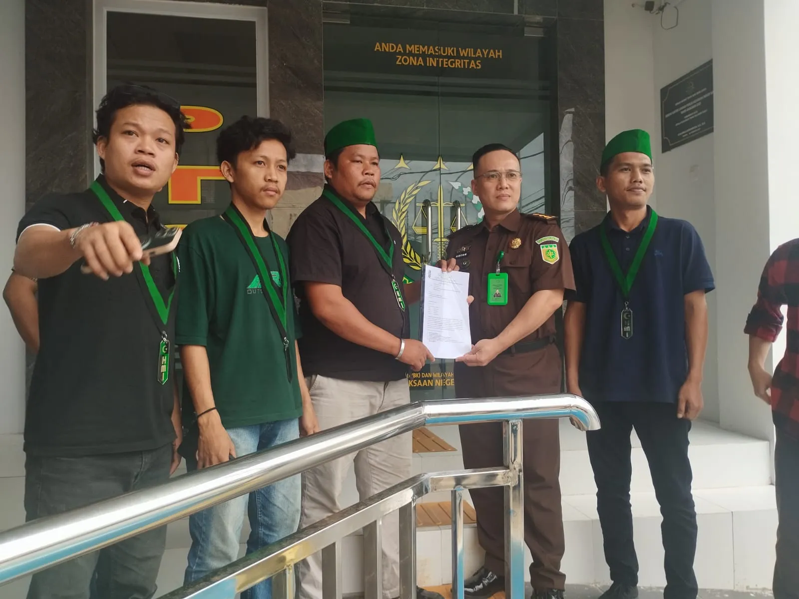 HMI Manakarra Laporkan Proyek Balai Kota Mamuju