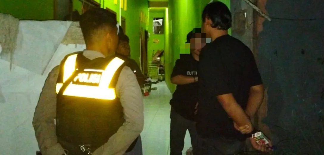 Respons Cepat Laporan 110, Tim Patmor Polresta Mamuju Datangi TKP Dugaan Pria Masuk Kamar Kost Wanita