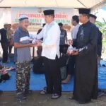 Rayakan Idul Adha, Polresta Mamuju Salurkan Paket Daging Kurban untuk Warga
