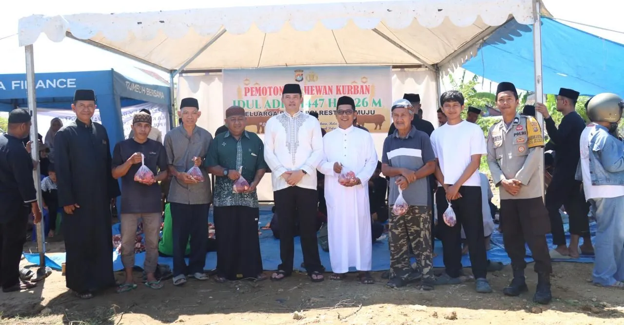 Polresta dan Polsek Jajaran Terbar Kepedulian Melalui Daging Kurban Idul Adha 1447 H