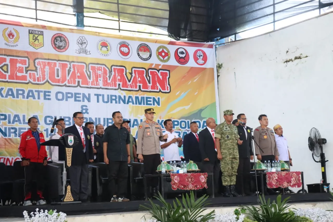 Kapolresta Mamuju Hadir Wakili Kapolda Pada Pembukaan Kejuaraan Karate Piala Gubernur, Kapolda Sulbar dan Danrem 142 Tatag 2026