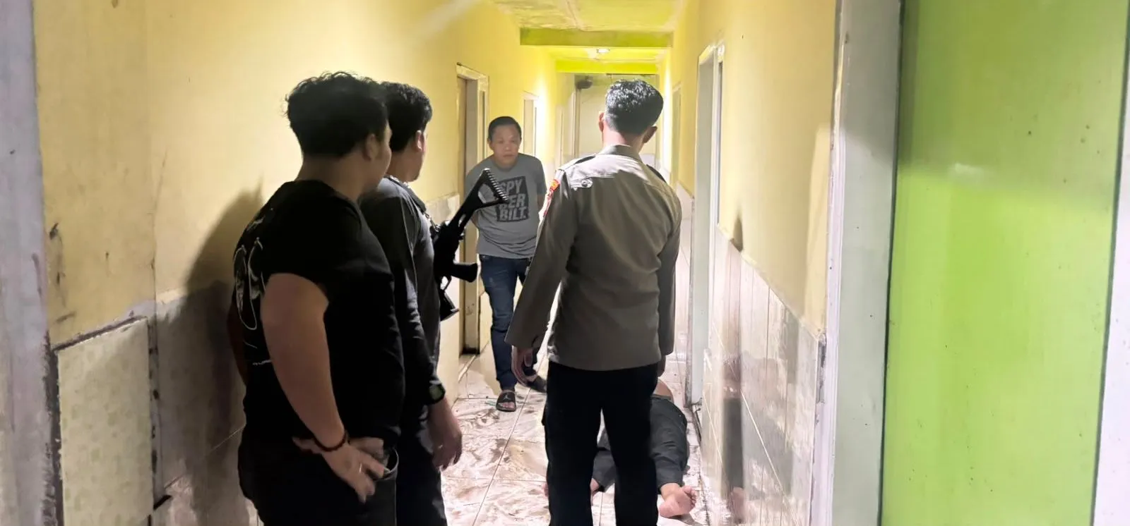 Pria Mabuk Usai Minum Obat Batuk Mengamuk di Wisma, Polisi Amankan 4 Orang