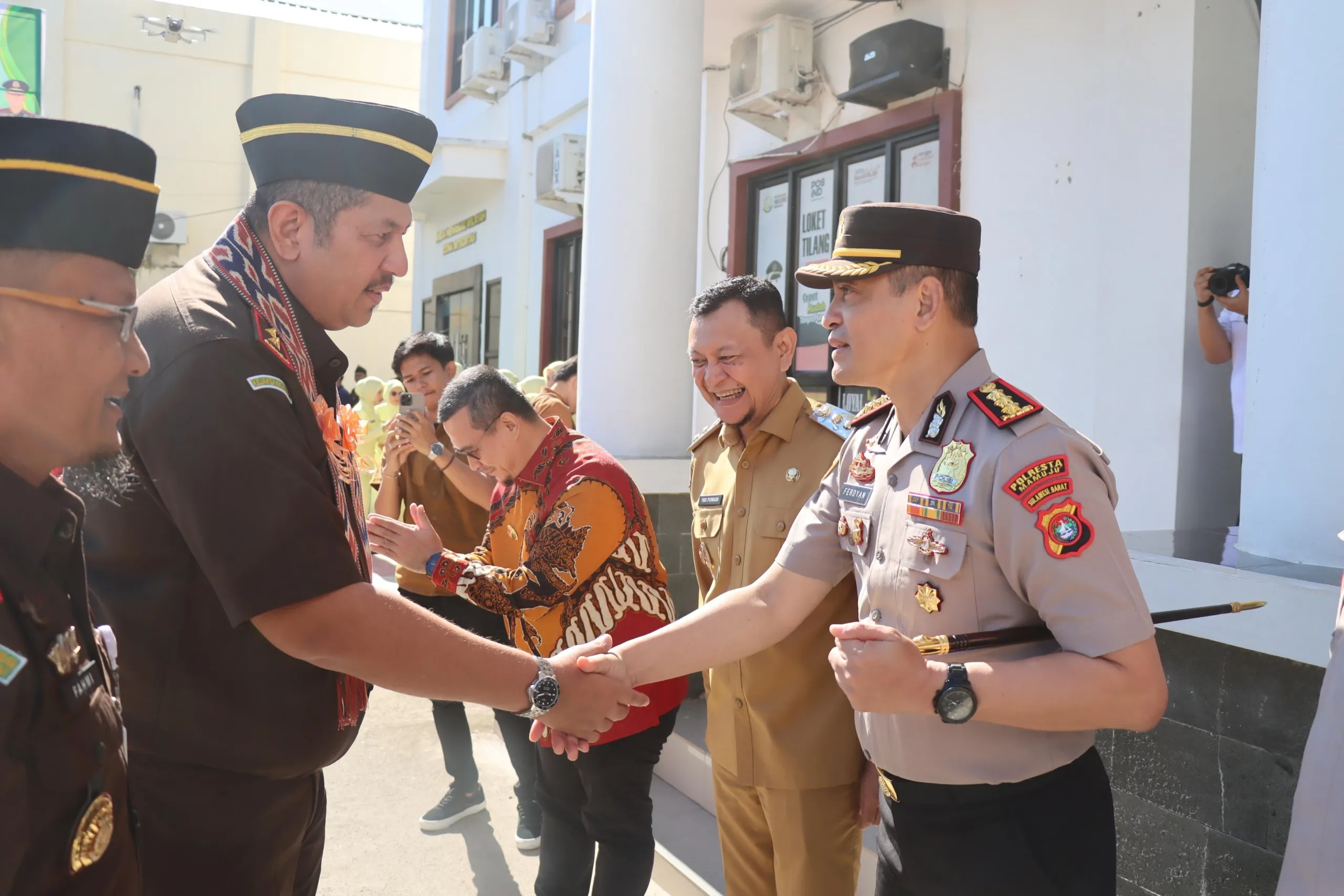 Kajati Disambut Kapolresta dalam Kunker di Kejari Mamuju