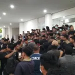 Demo Mahasiswa Cipayung Plus Sulbar di DPRD Sempat Ricuh, Coret Tiang Bangunan dengan Tulisan “DPR Mati”