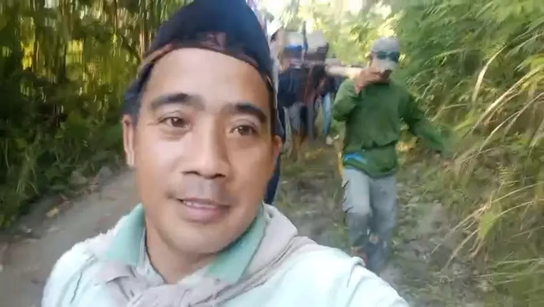 Warga Lenggo Berjalan Enam Jam Selamatkan Nyawa Ibu dan Bayi Ke Puskesmas Bulo
