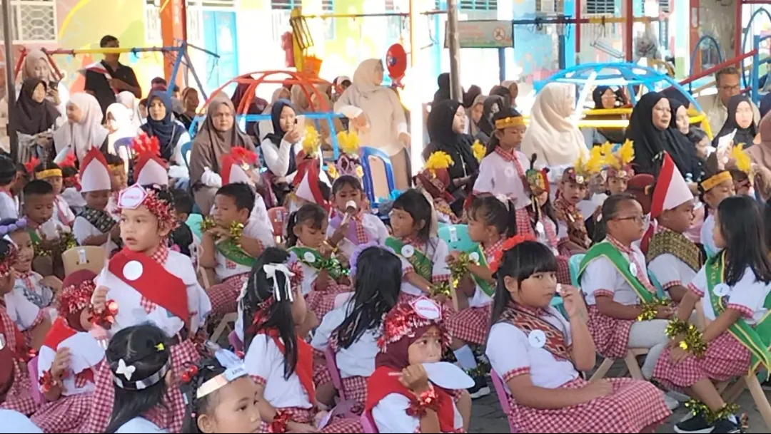 126 Anak TK Pembina Pertiwi Mamuju Dilepas dengan Tarian, Harapan, dan Air Mata Haru
