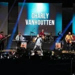 Rekor! 9 Ribu Penonton Padati Konser Charly Van Houten Di Stadion Manakarra