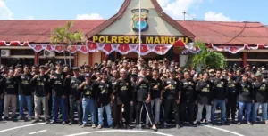Bangun Kolaborasi Jaga Kamtibmas, Kapolresta Mamuju Sematkan Pin Sabuk Kamtibmas kepada 261 Warga