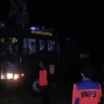 Polresta Mamuju Lawan Api Dengan Water Canon, Pemukiman Warga Selamat