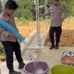 Samapta Polresta Mamuju Bantu Warga Kekurangan Air Bersih