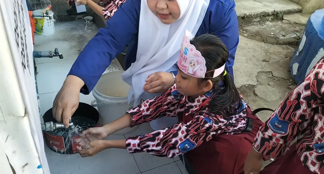 Edukasi Kesehatan dan Kreativitas: Integrasi Praktik Cuci Tangan dan Mewarnai dalam MPLS