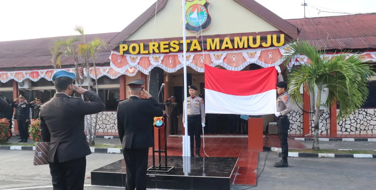 Merah Putih Berkibar, Jiwa Patriotisme Membara, Polresta Mamuju Teguhkan Semangat Pengabdian untuk Negeri