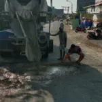 Jalan Trans Nasional Berlubang, Satlantas Polresta Mamuju Bergerak Lakukan Pengecoran