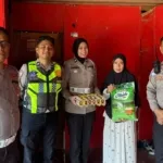 Sambut HUT ke-71 Korps Lalu Lintas, Satlantas Polresta Mamuju Salurkan Bantuan kepada Warga Kurang Mampu