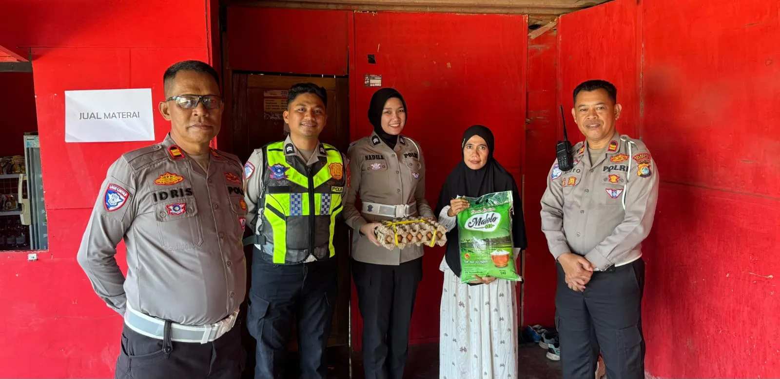 Sambut HUT ke-71 Korps Lalu Lintas, Satlantas Polresta Mamuju Salurkan Bantuan kepada Warga Kurang Mampu