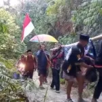 Dievakuasi 7 Kilometer, Ibu Hamil Melahirkan di Tengah Perjalanan