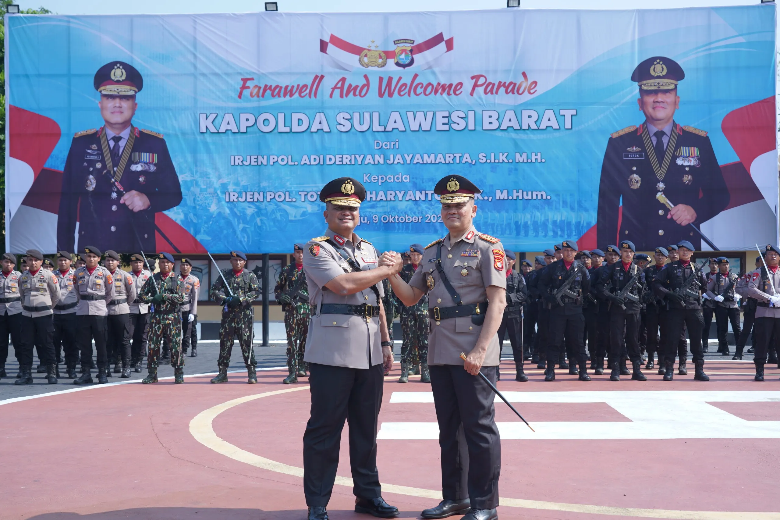 Farewell and Welcome Parade Polda Sulbar, Estafet Komando dari Adi Deriyan ke Totok Suharyanto