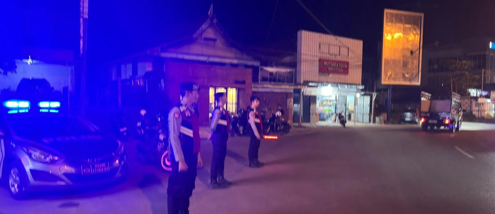Wujud Nyata Polisi Bersama Masyarakat, Polresta Mamuju Terus Gencarkan Pengaturan Lalu Lintas Malam Hari 