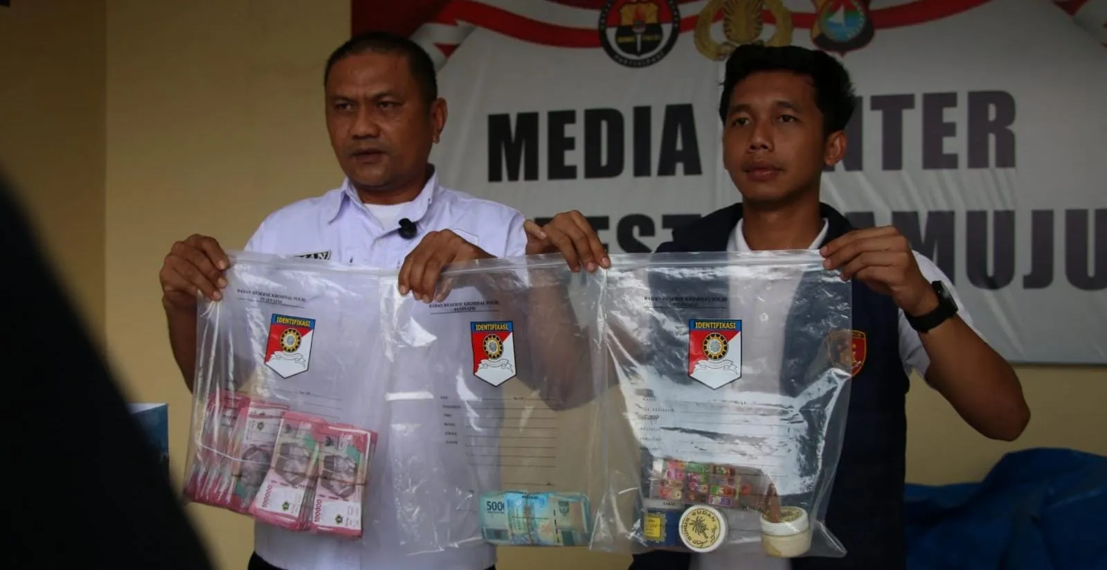 Polresta Mamuju Bongkar Penipuan Berkedok Ritual Penggandaan Uang, Uang Mainan Ratusan Juta Disita