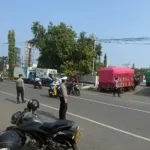 Cegah Kelangkaan BBM, Polresta Mamuju Terjunkan Personel ke Sejumlah SPBU