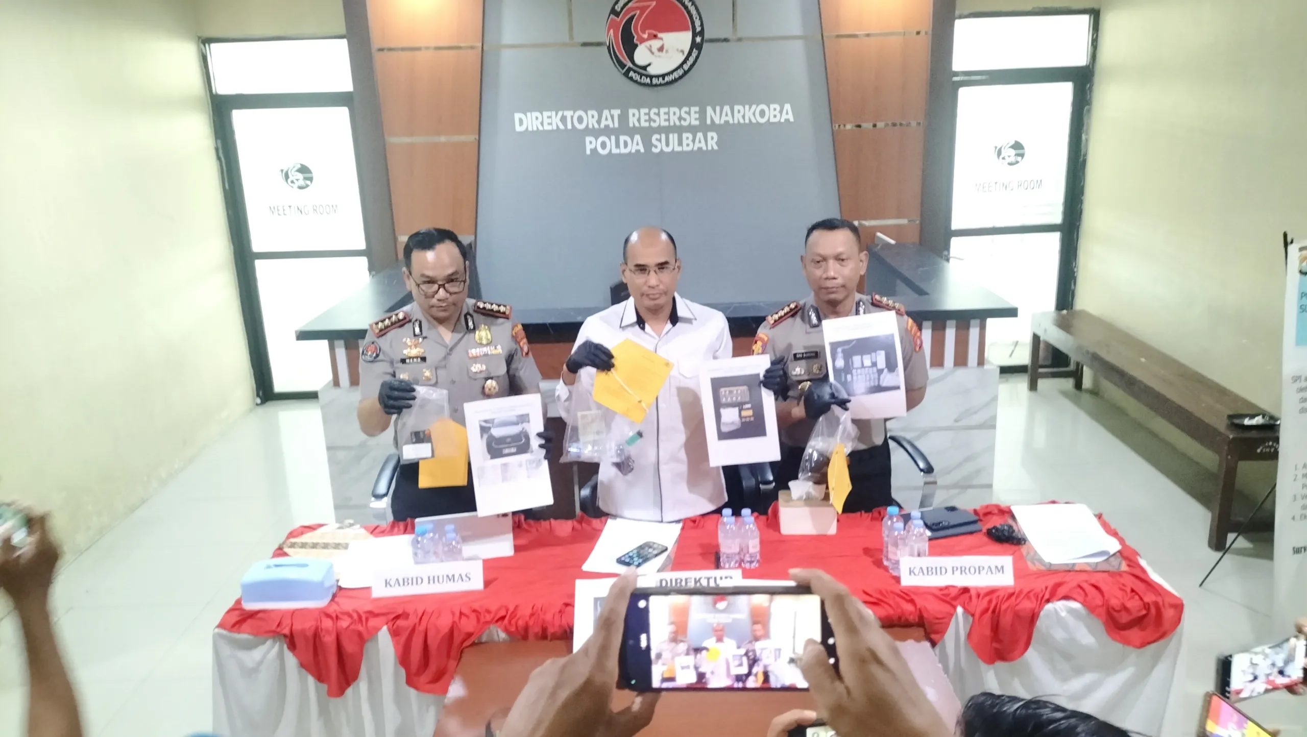 Polda Sulbar Tangkap Oknum ASN, Oknum Polri dan Satu Wiraswasta Diduga Terlibat Penyalagunaan Narkotika